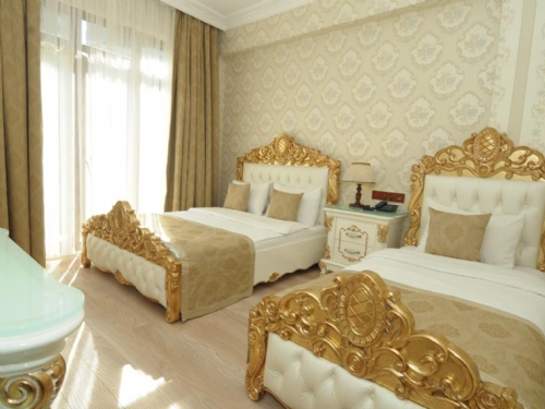 DOUBLE ROOM